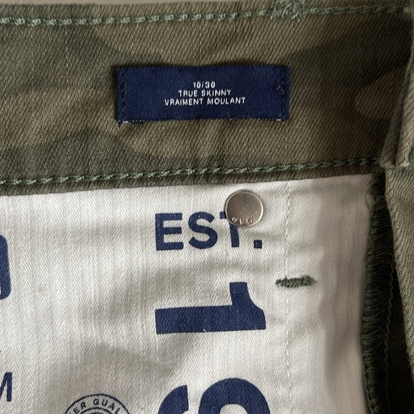 NWOT Gap true skinny jeans in green camo - Picture 4 of 5
